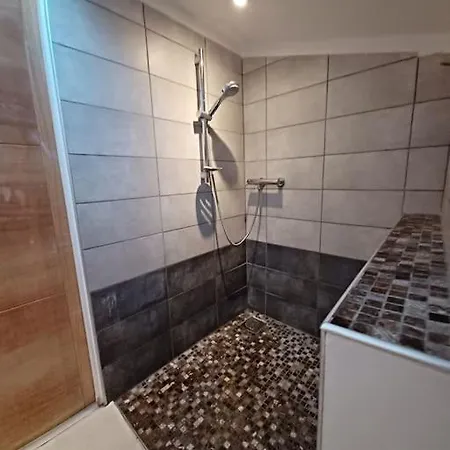 Maison Spacieuse Avec Piscine Pour 4 A 8 Personnes Σπίτι διακοπών Saint-Laurent-des-Arbres