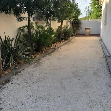 Σπίτι διακοπών Maison Spacieuse Avec Piscine Pour 4 A 8 Personnes *
