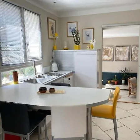 Σπίτι διακοπών Maison Spacieuse Avec Piscine Pour 4 A 8 Personnes Saint-Laurent-des-Arbres