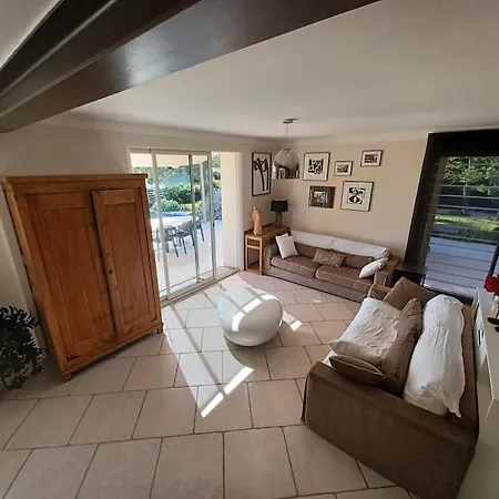 Maison Spacieuse Avec Piscine Pour 4 A 8 Personnes