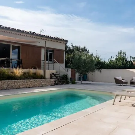 Maison Spacieuse Avec Piscine Pour 4 A 8 Personnes *
