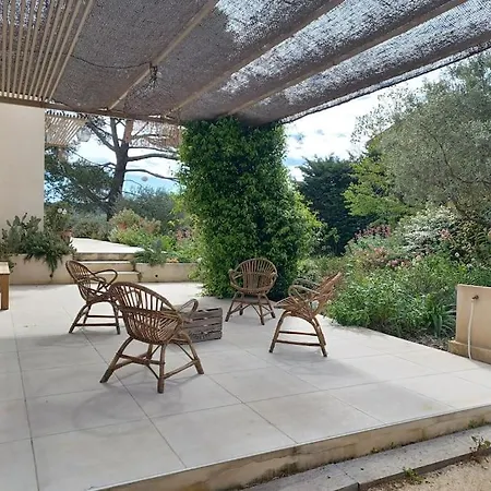 Σπίτι διακοπών Maison Spacieuse Avec Piscine Pour 4 A 8 Personnes